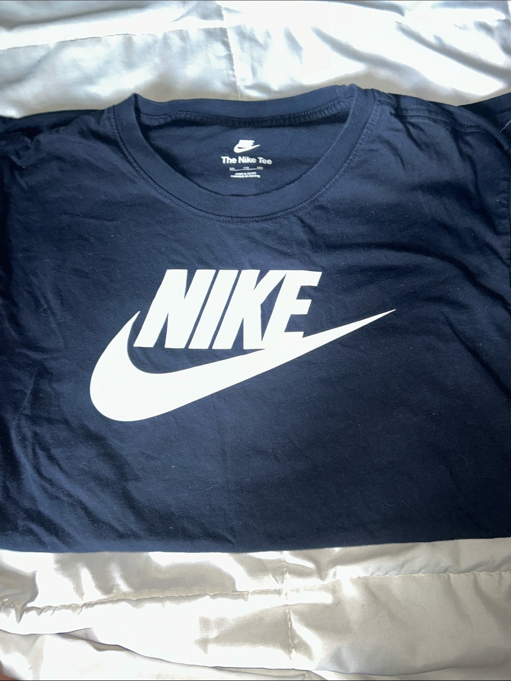 Nike T-Shirt Bundle in Maroon, Black, Red - Picture 6 of 7